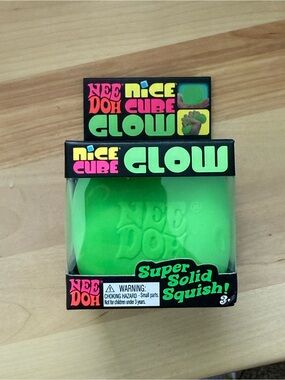 NeeDoh Nice Cube Glow - Green Super Solid Squish Toy